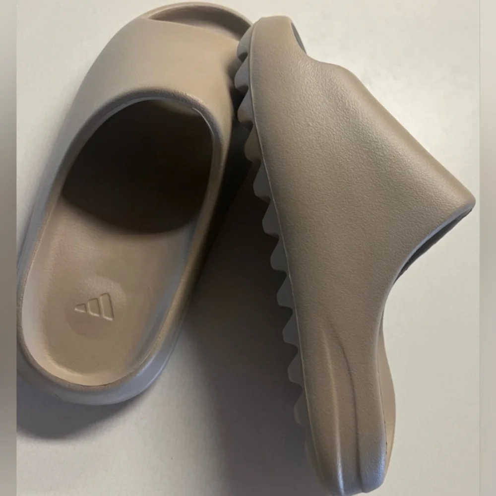 Adidas Yeezy Slide Pure | Size 9 | Brand New (No Box) - Picture 6 of 6